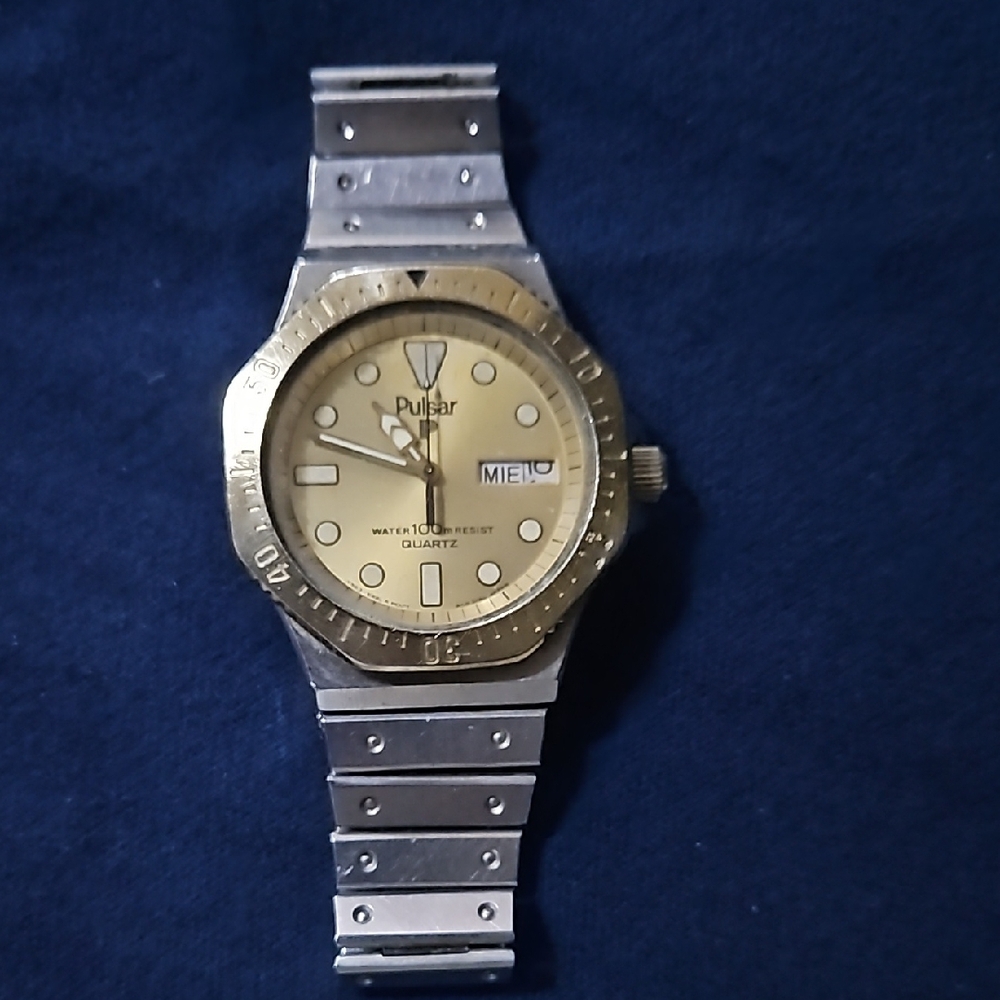 Pulsar Gold and Silver Quartz Watch